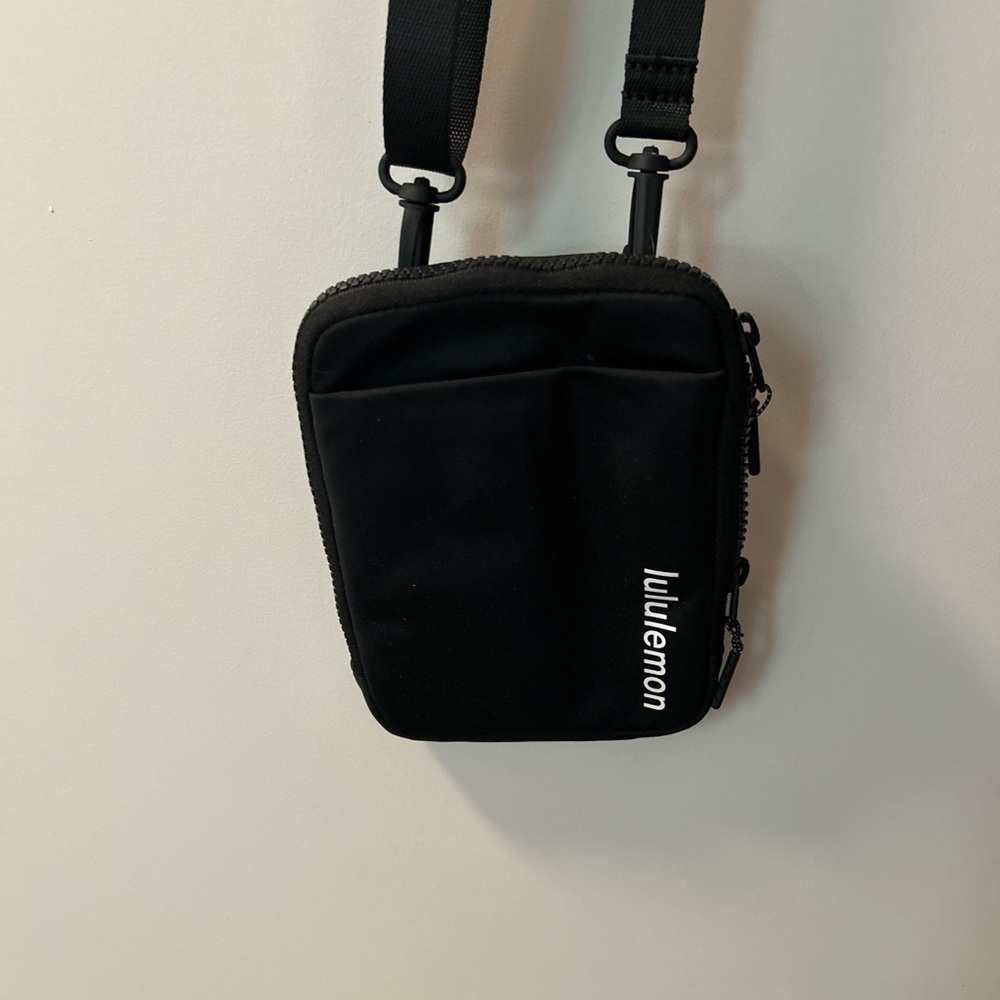 Lululemon crossbody